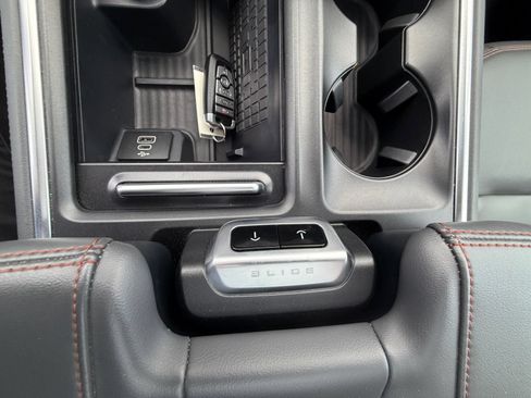 Used 2025 Ford Expedition Active AWD/4WD image 33