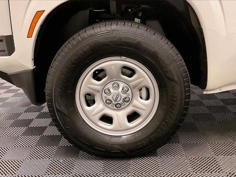 Certified 2025 Nissan Frontier S image 8