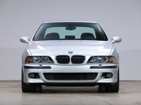 Used 2002 BMW M5 image 2