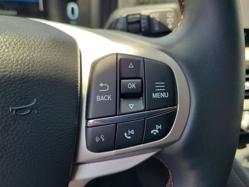 Used 2026 Ford Explorer Active w/ Active Comfort Package RWD image 6