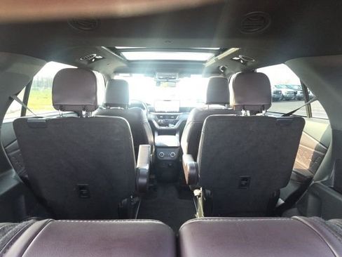 Used 2025 Ford Explorer Platinum w/ LUX Leather Package image 13