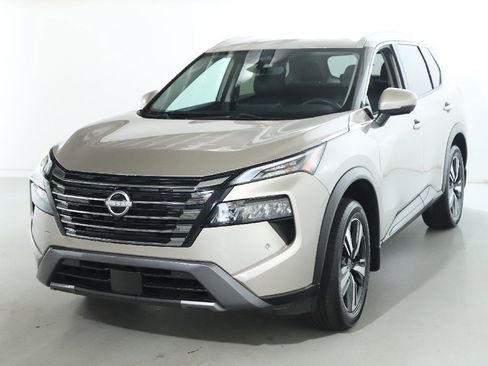 Certified 2024 Nissan Rogue SL image 4