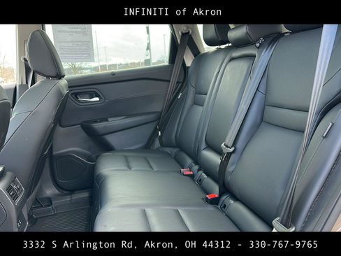 Used 2025 Nissan Rogue SV w/ SV Premium Package image 37