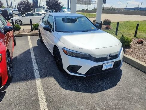 Used 2023 Honda Civic Sport image 16