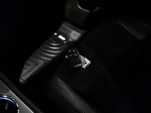 Used 2018 Jeep Grand Cherokee Altitude AWD/4WD image 56
