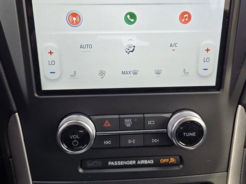 Certified 2024 Ford Edge SEL image 17