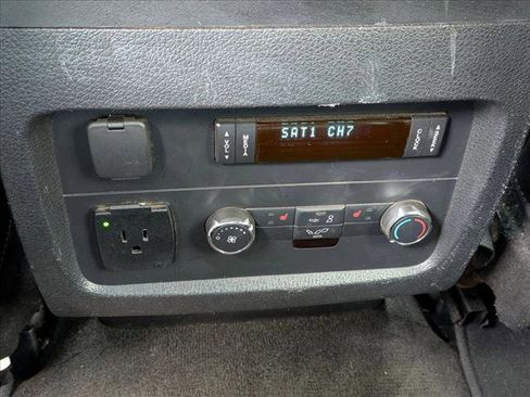 Used 2016 Ford Expedition Limited image 17