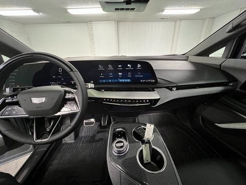 Certified 2025 Cadillac Optiq Sport 2 image 16