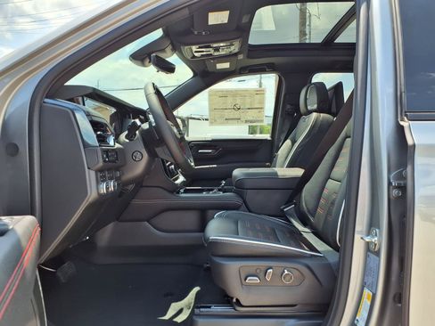 New 2026 GMC Yukon XL AT4 Ultimate AWD/4WD image 17