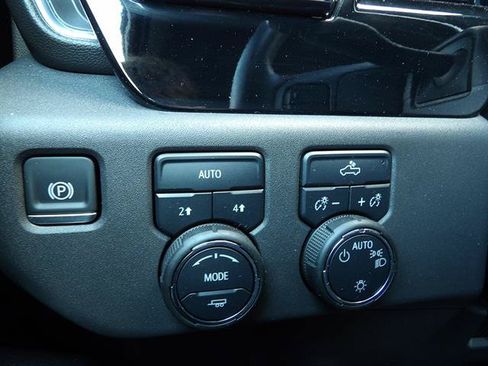 Certified 2025 Chevrolet Silverado 1500 LT AWD/4WD image 18