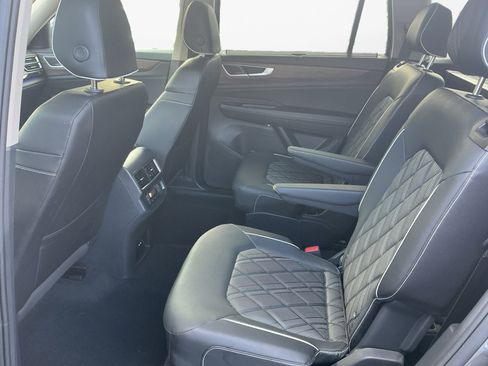 Certified 2025 Volkswagen Atlas SEL Premium R-Line image 15