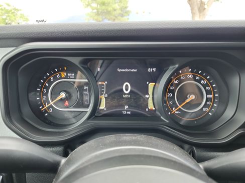 New 2025 Jeep Gladiator Sport image 11