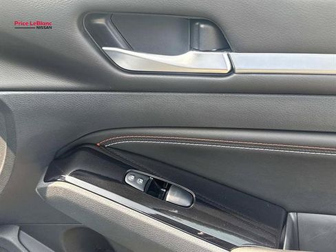 Used 2023 Nissan Altima 2.5 SR w/ SR Premium Package FWD image 14