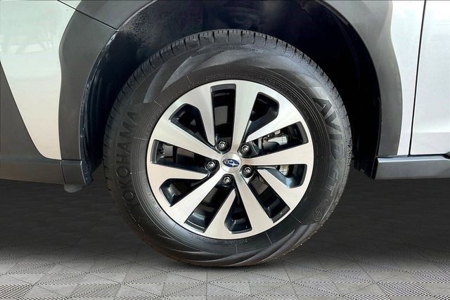 Used 2024 Subaru Outback Premium AWD/4WD image 32