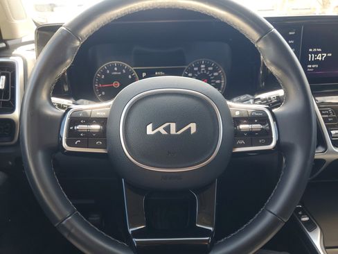 Used 2022 Kia Sorento S image 21