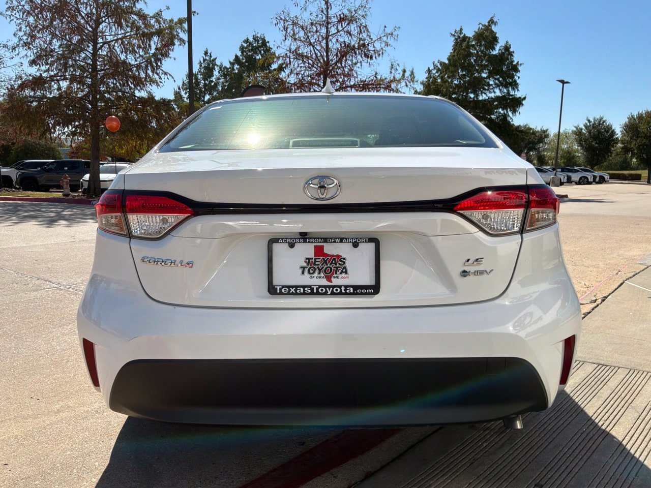 Used 2026 Toyota Corolla LE FWD image 7