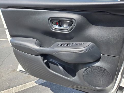 Certified 2023 Honda HR-V LX image 22