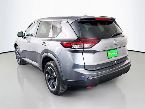 Used 2026 Nissan Rogue SV image 7