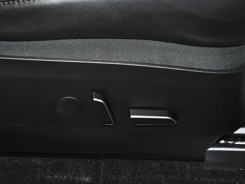 Used 2022 Tesla Model Y Long Range image 54