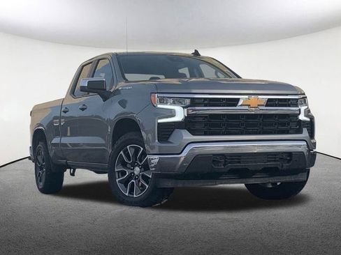 Used 2024 Chevrolet Silverado 1500 LT image 2