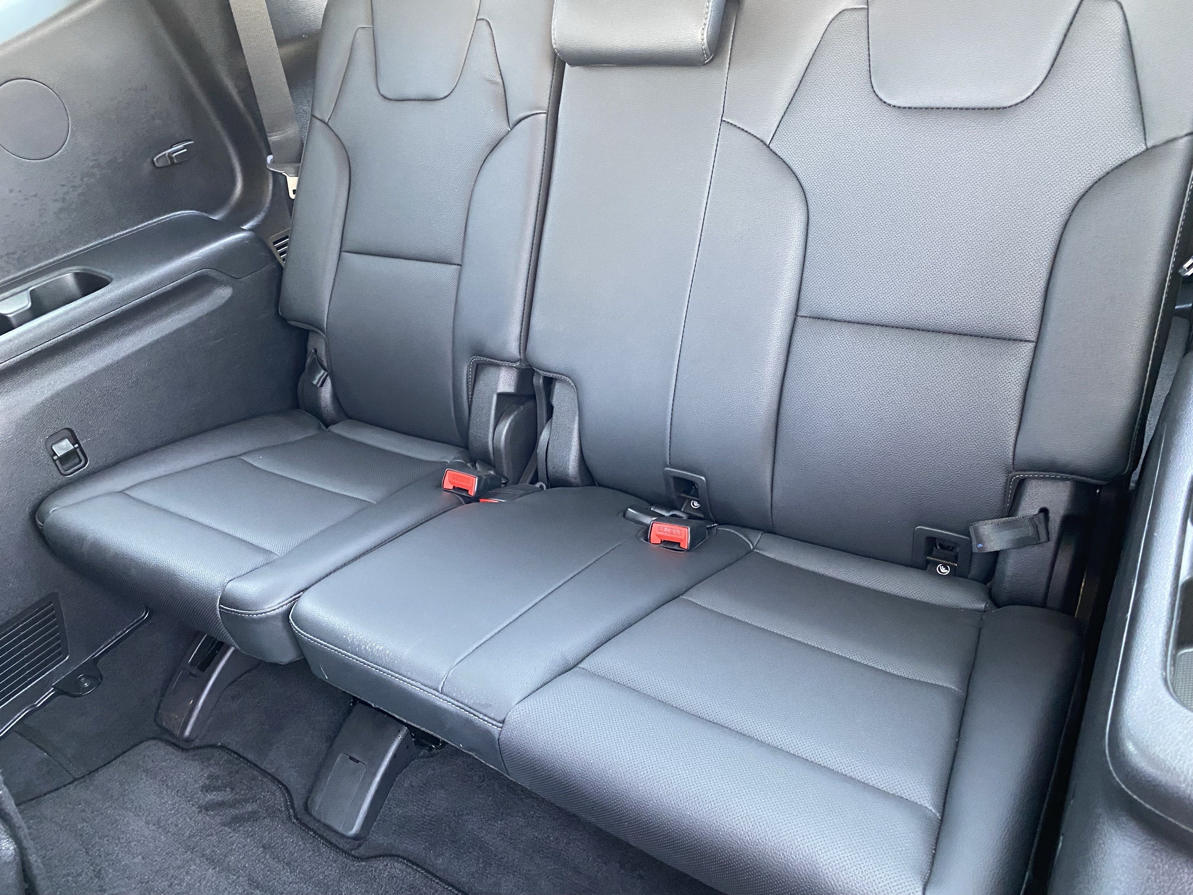 Used 2023 Kia Telluride EX w/ EX Captain's Chair Package FWD image 16