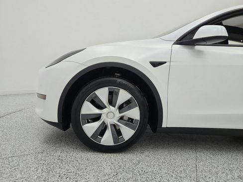 Used 2022 Tesla Model Y Long Range AWD/4WD image 16