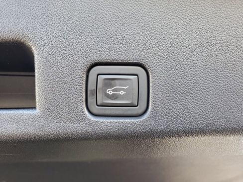 Used 2025 Chevrolet Traverse RS w/ LPO, Floor Liner Package image 32