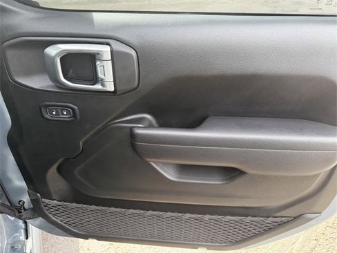 Certified 2024 Jeep Gladiator Sport image 13