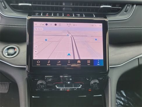 New 2025 Jeep Grand Cherokee L Limited image 27