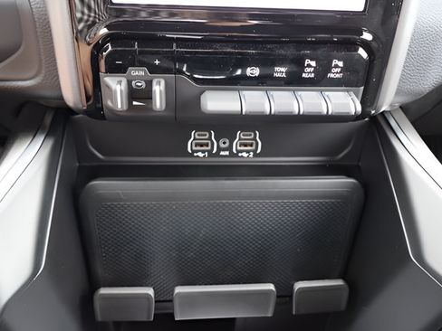 New 2026 RAM 2500 Big Horn AWD/4WD image 24