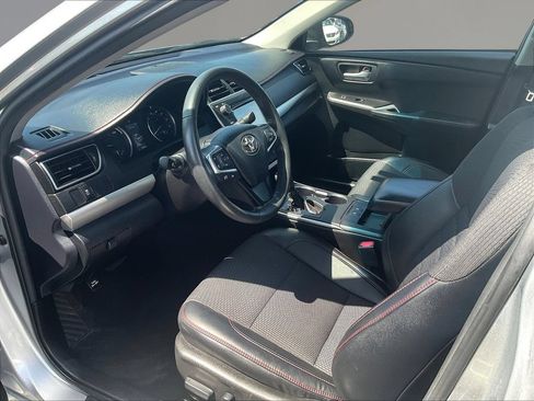 Used 2017 Toyota Camry SE w/ Moonroof Package FWD image 17