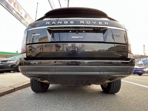 Used 2017 Land Rover Range Rover HSE image 6