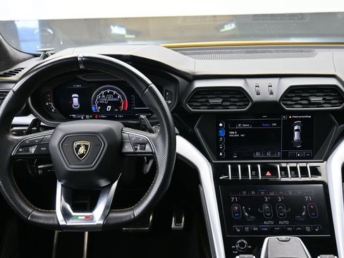 Used 2019 Lamborghini Urus image 11