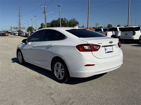Used 2018 Chevrolet Cruze LT w/ Convenience Package image 6