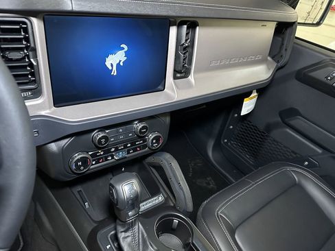 New 2025 Ford Bronco Outer Banks w/ Sasquatch Package image 28