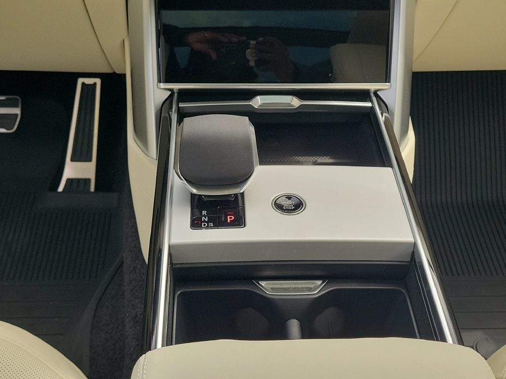 New 2026 Land Rover Range Rover Autobiography AWD/4WD image 20