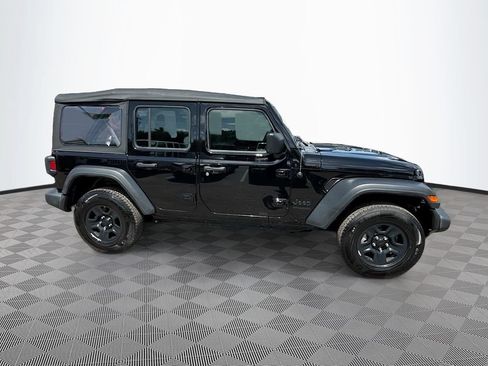 Used 2022 Jeep Wrangler Unlimited Sport AWD/4WD image 5
