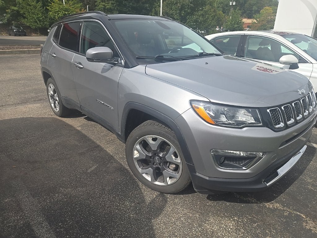 Used 2019 Jeep Compass Limited w/ Safety & Security Group AWD/4WD image 3