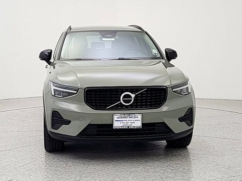 Certified 2024 Volvo XC40 B5 Core AWD/4WD image 2