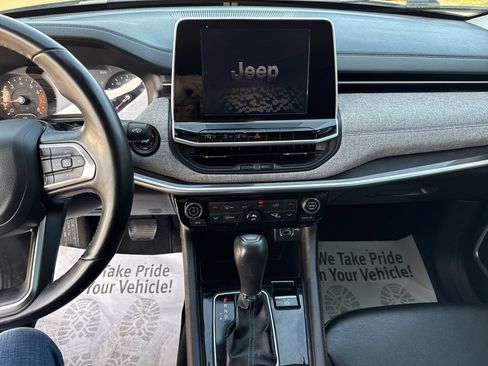 Certified 2022 Jeep Compass Latitude w/ Convenience Group image 9