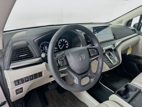 Used 2026 Honda Odyssey EX-L image 10