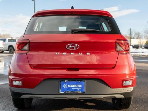 Used 2022 Hyundai Venue SEL image 7