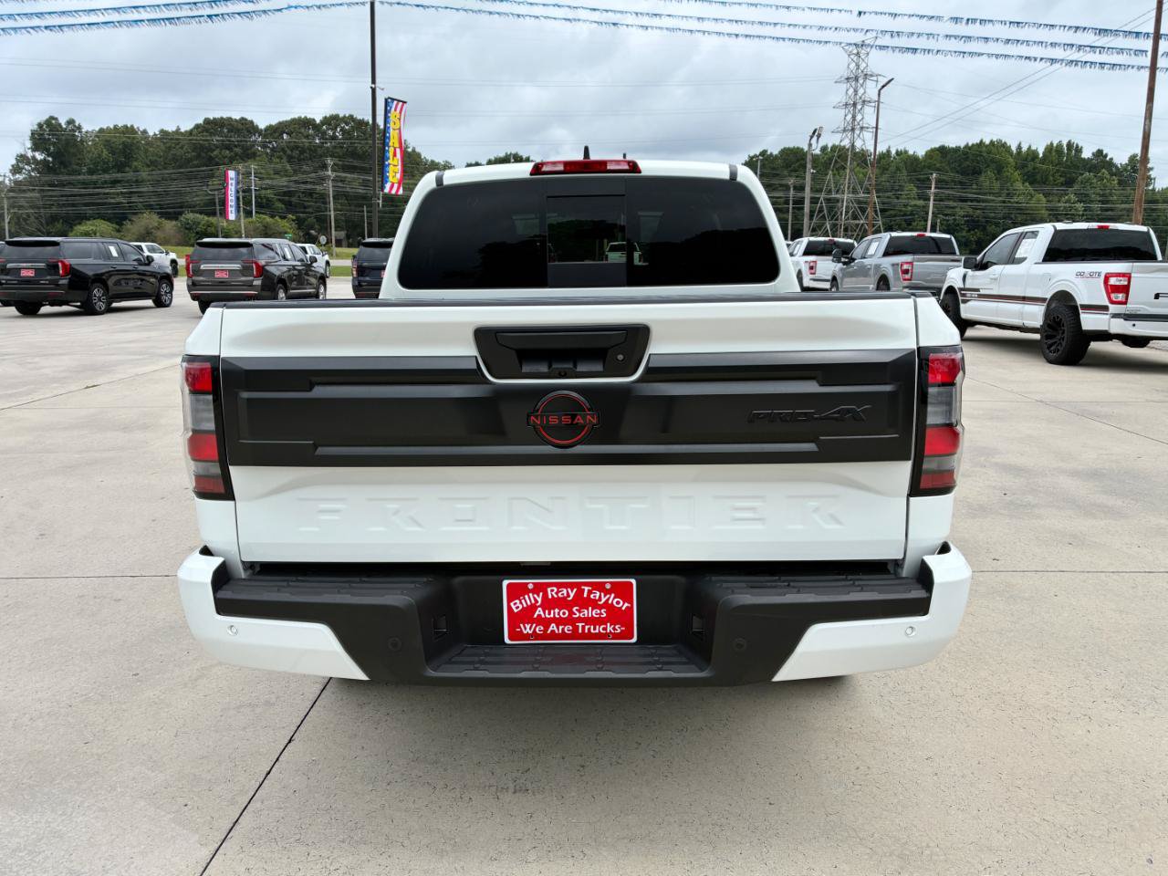 Used 2026 Nissan Frontier PRO-4X AWD/4WD image 6