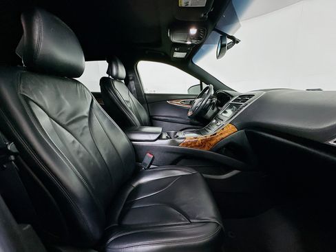 Used 2017 Lincoln MKX Reserve image 32