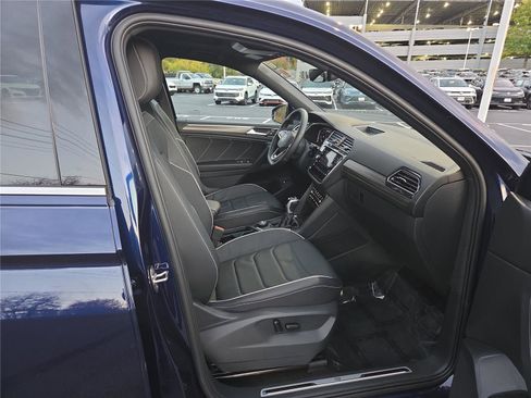 Used 2024 Volkswagen Tiguan SEL R-Line image 31