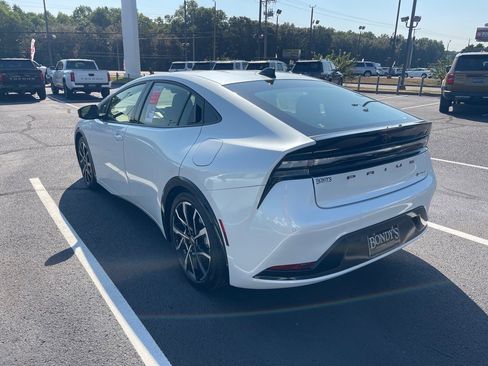 New 2026 Toyota Prius Plug-In Hybrid FWD image 11