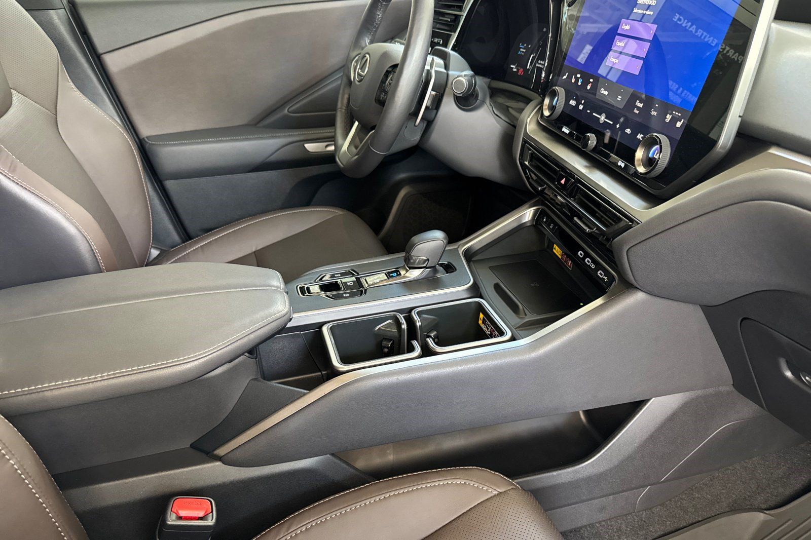 Certified 2025 Lexus TX 350 FWD w/ Technology Package image 21