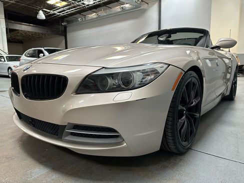Used 2009 BMW Z4 sDrive35i image 6