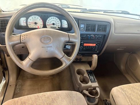 Used 2003 Toyota Tacoma 2WD Xtracab image 11