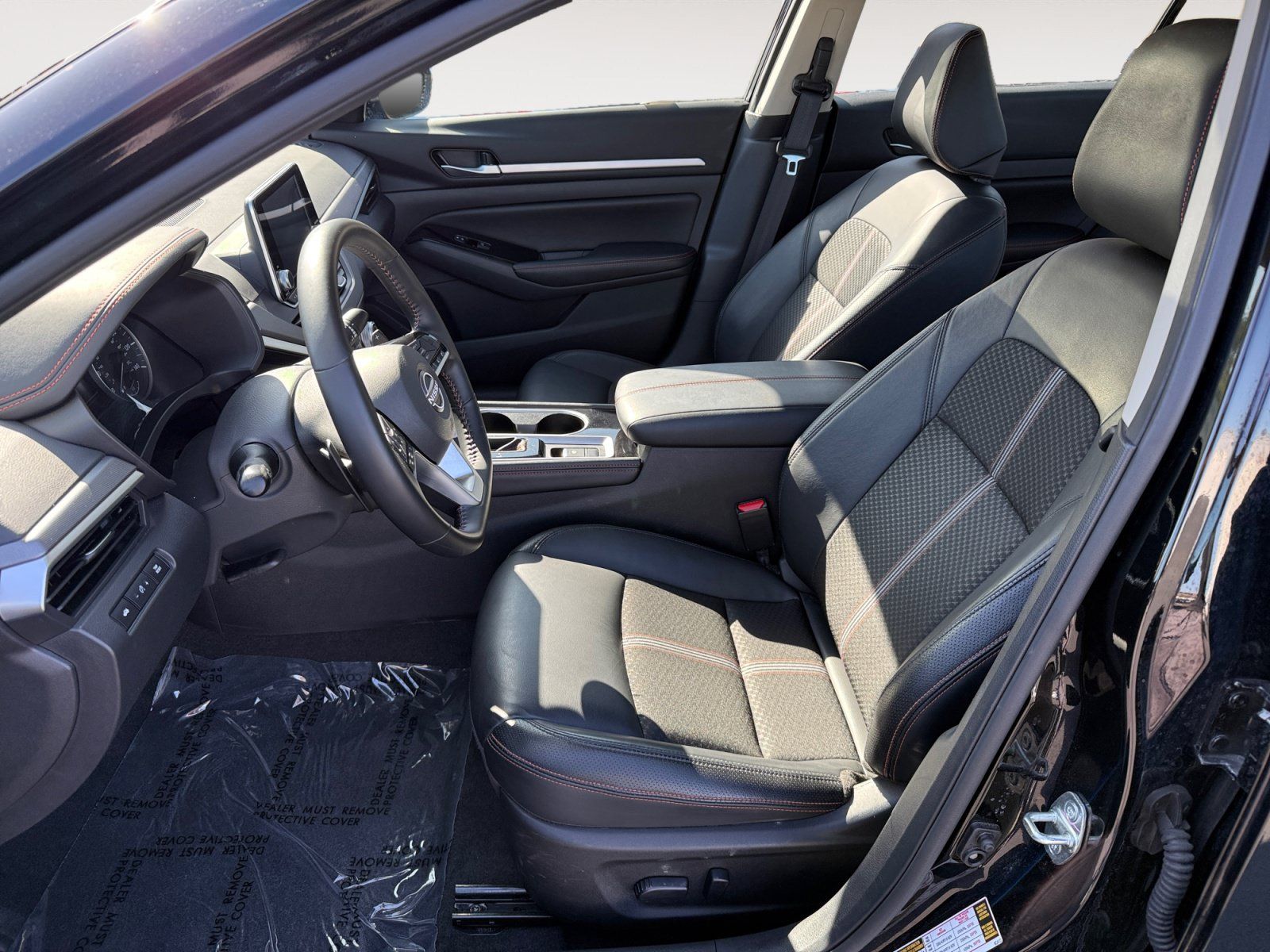 Used 2025 Nissan Altima 2.5 SR AWD/4WD image 10